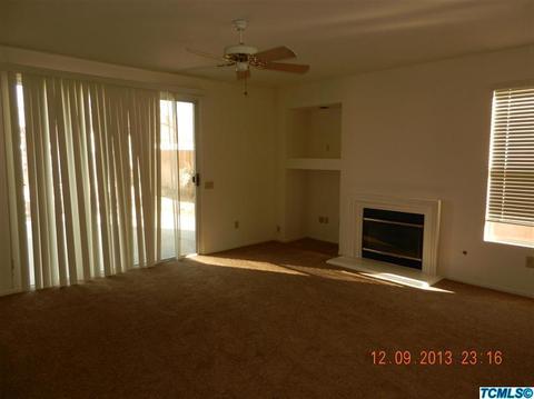 838 Wexford Dr, Lemoore, CA 93245 photo 2