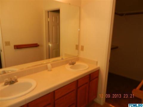 838 Wexford Dr, Lemoore, CA 93245 photo 10