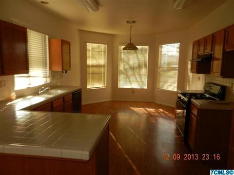 838 Wexford Dr, Lemoore, CA 93245 photo 4