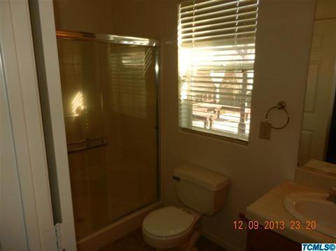 838 Wexford Dr, Lemoore, CA 93245 photo 9