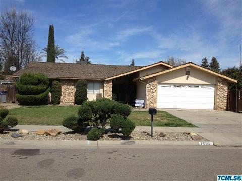 1504 E Kaweah Dr, Tulare, CA 93274 photo 1