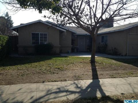 236 E Adell St, Madera, CA 93638 photo 1