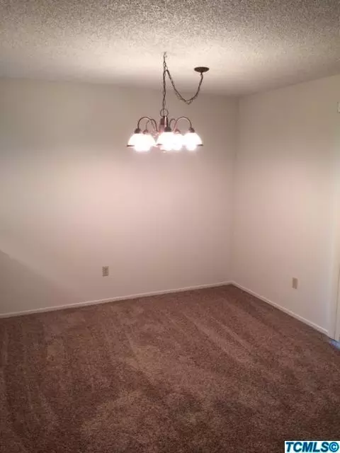 2241 S Memory St, Visalia, CA 93277 photo 7