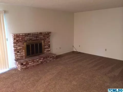 2241 S Memory St, Visalia, CA 93277 photo 6