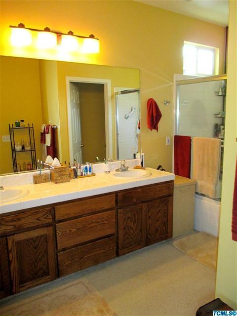1592 Fireside Way, Lemoore, CA 93245 photo 14
