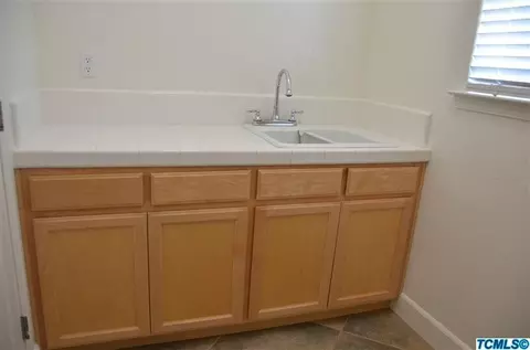 211 E Reese Ave, Visalia, CA 93277 photo 19