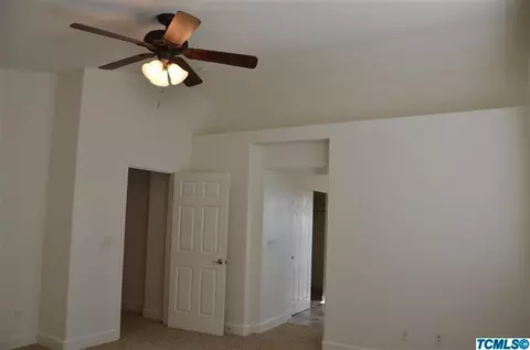 211 E Reese Ave, Visalia, CA 93277 photo 24