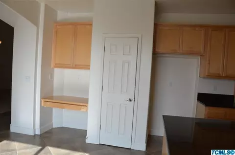 211 E Reese Ave, Visalia, CA 93277 photo 13