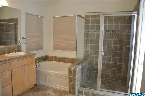 211 E Reese Ave, Visalia, CA 93277 photo 25