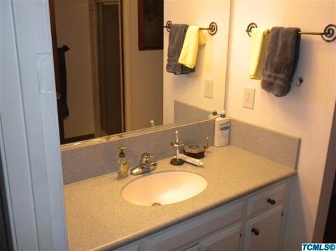 2209 S Memory St, Visalia, CA 93277 photo 13