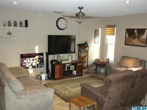 2209 S Memory St, Visalia, CA 93277 photo 3