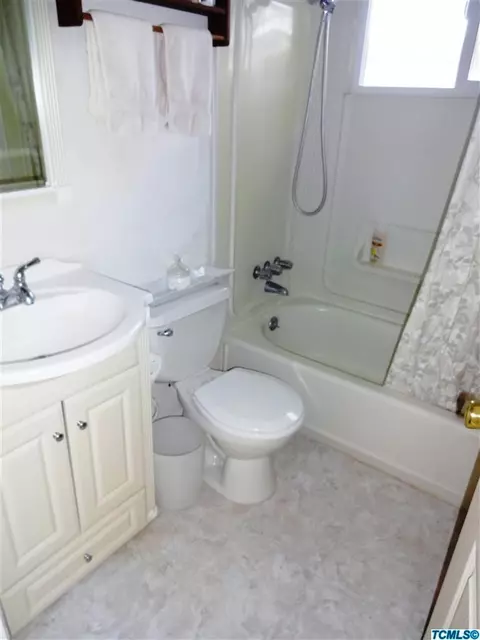 202 Plum St, Exeter, CA 93221 photo 7