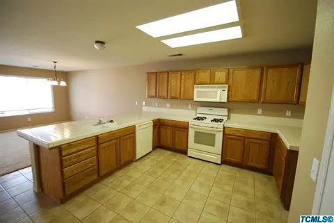 3912 E Oak Ave, Visalia, CA 93292 photo 7