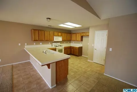 3912 E Oak Ave, Visalia, CA 93292 photo 6