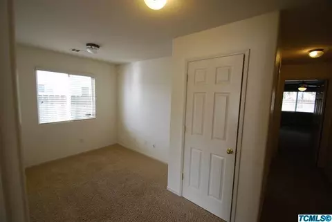 3912 E Oak Ave, Visalia, CA 93292 photo 8