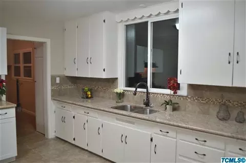 1920 E Mountain View Way, Dinuba, CA 93618 photo 9