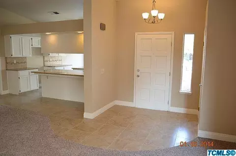 1819 E College Ct, Visalia, CA 93292 photo 2
