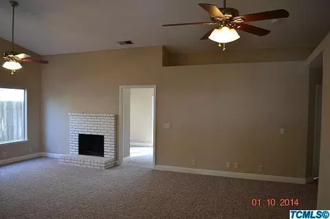 1819 E College Ct, Visalia, CA 93292 photo 4