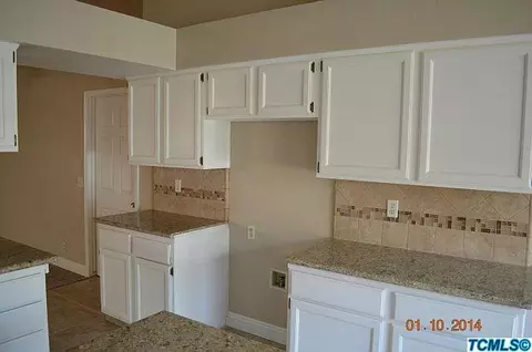 1819 E College Ct, Visalia, CA 93292 photo 7