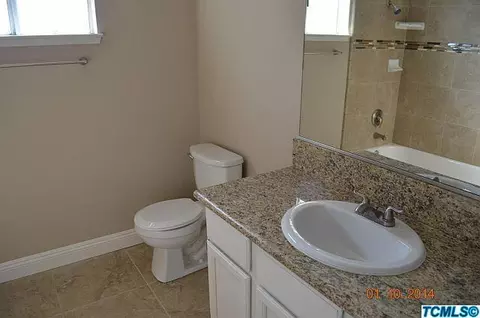 1819 E College Ct, Visalia, CA 93292 photo 11