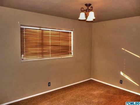 1576 E Sequoia Ave, Tulare, CA 93274 photo 6