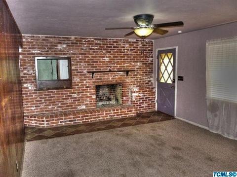 1576 E Sequoia Ave, Tulare, CA 93274 photo 2