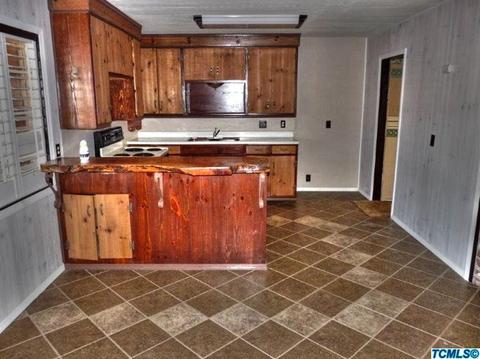 1576 E Sequoia Ave, Tulare, CA 93274 photo 4