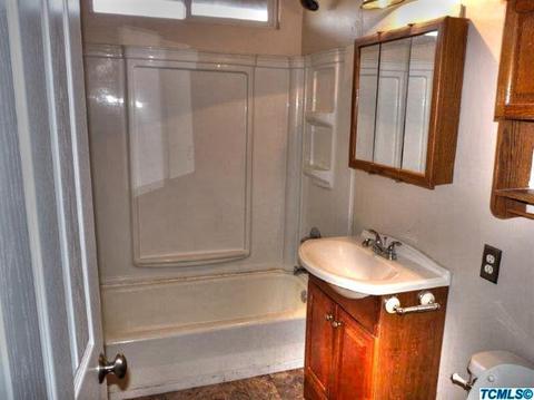1576 E Sequoia Ave, Tulare, CA 93274 photo 5