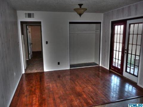 1576 E Sequoia Ave, Tulare, CA 93274 photo 3