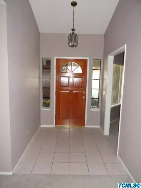 475 E Wilson Ave, Tulare, CA 93274 photo 2