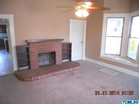 303 E Palm St, Exeter, CA 93221 photo 4