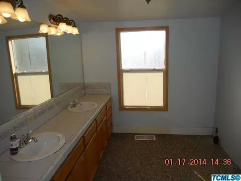 303 E Palm St, Exeter, CA 93221 photo 9