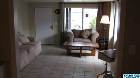 735 W Harold Ave, Visalia, CA 93291 photo 5