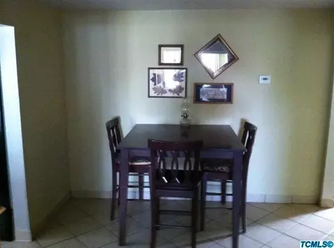 735 W Harold Ave, Visalia, CA 93291 photo 9