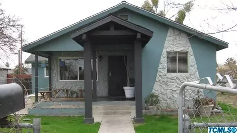735 W Harold Ave, Visalia, CA 93291 photo 1