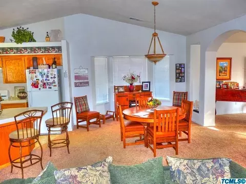 1317 N Simon Ct, Visalia, CA 93292 photo 6