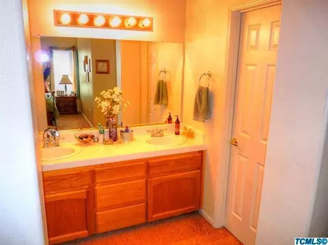 1317 N Simon Ct, Visalia, CA 93292 photo 14