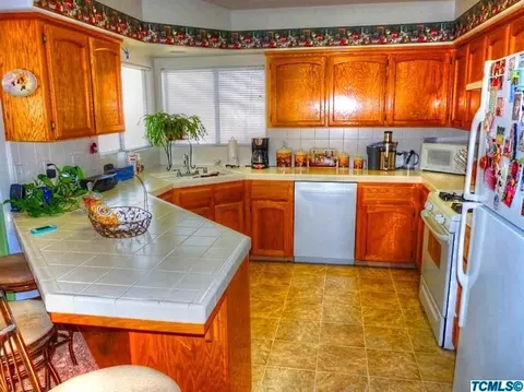 1317 N Simon Ct, Visalia, CA 93292 photo 8
