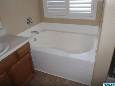 2424 E Victor Ave, Visalia, CA 93292 photo 7
