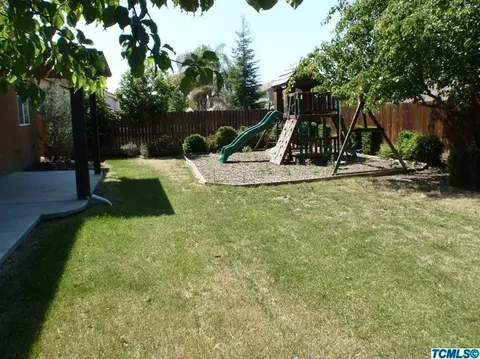 2424 E Victor Ave, Visalia, CA 93292 photo 3