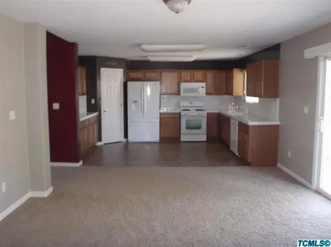 2424 E Victor Ave, Visalia, CA 93292 photo 4