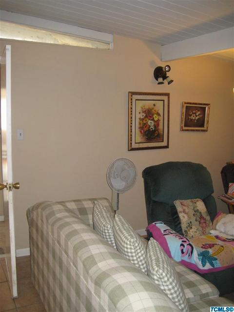 255 E Gail Ave, Tulare, CA 93274 photo 19