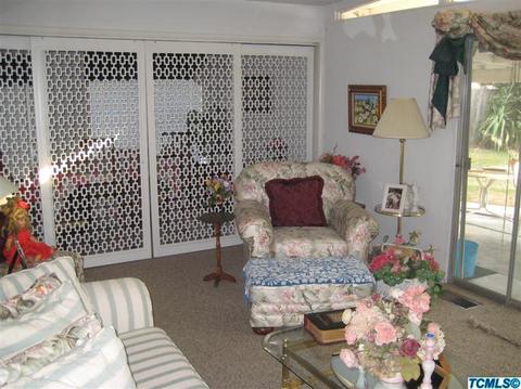 255 E Gail Ave, Tulare, CA 93274 photo 4