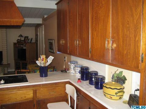 255 E Gail Ave, Tulare, CA 93274 photo 9