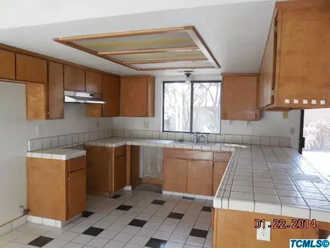 670 N Claremont Ave, Clovis, CA 93611 photo 4