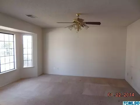670 N Claremont Ave, Clovis, CA 93611 photo 2
