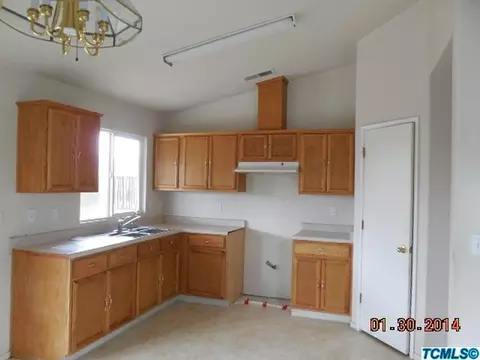 650 Manes St, Firebaugh, CA 93622 photo 3