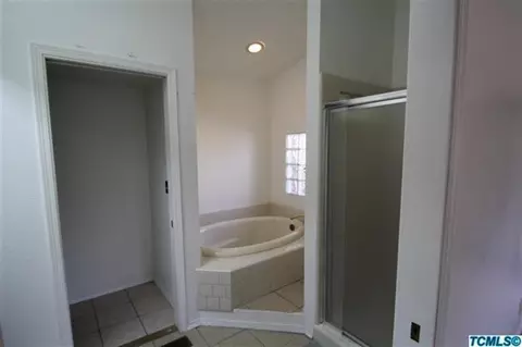 3018 E Douglas Ave, Visalia, CA 93292 photo 23