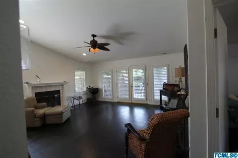 3018 E Douglas Ave, Visalia, CA 93292 photo 11