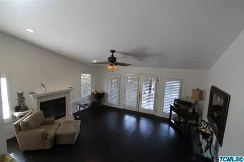 3018 E Douglas Ave, Visalia, CA 93292 photo 13